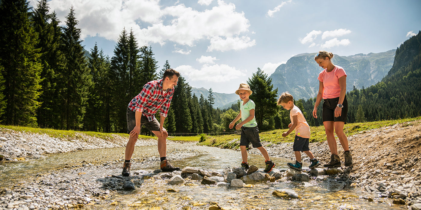 Familie im Wander- & Sommerurlaub in Flachau